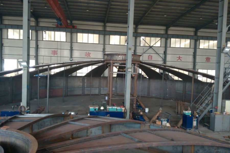 Large-diameter thickener or clarifier cover