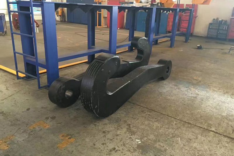 Cast steel structural component