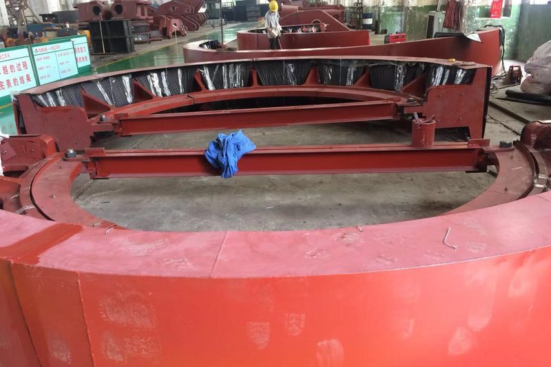 Cast ring gear and mill head for grinding mills